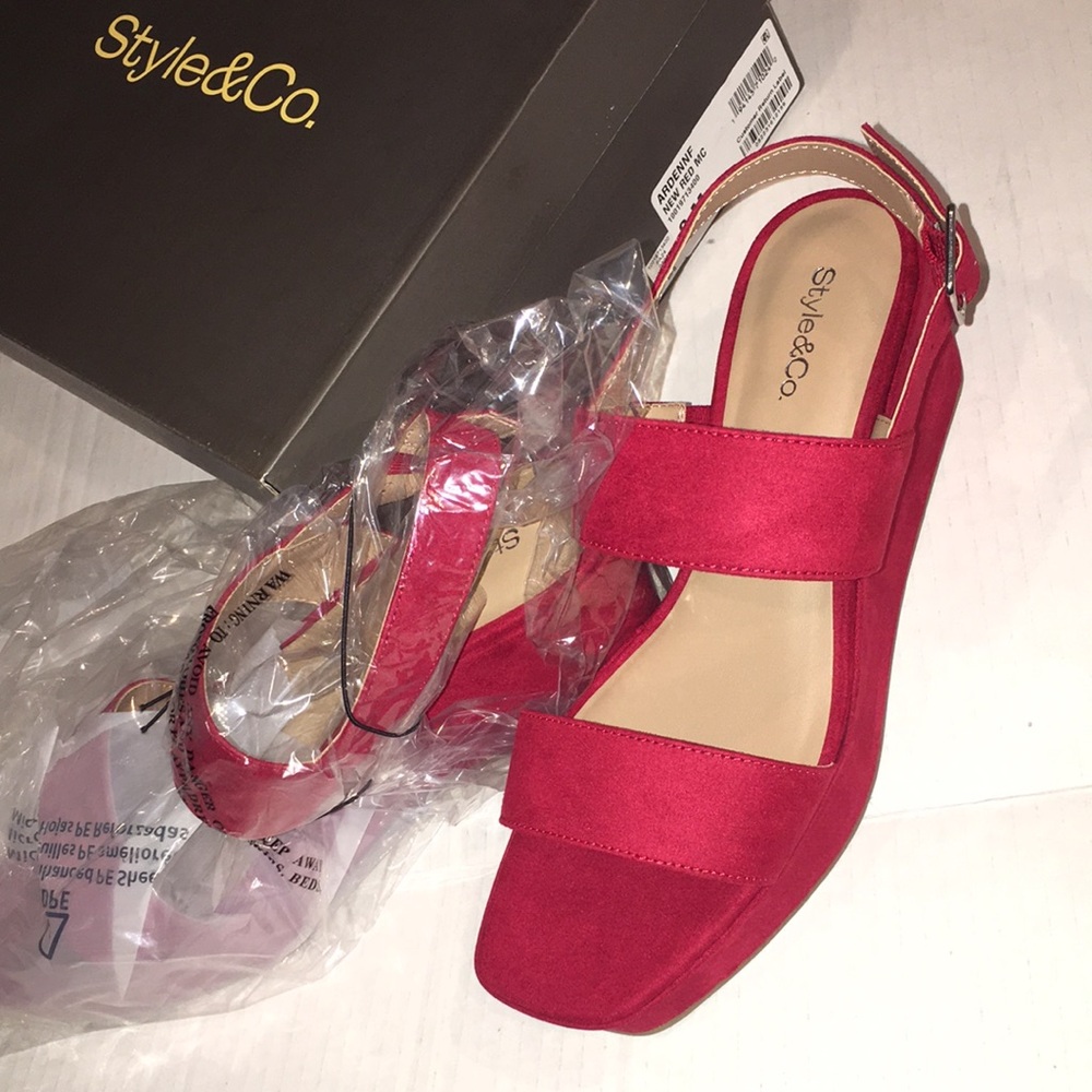 NIB Style & co Red Ardenn sandals | size 8